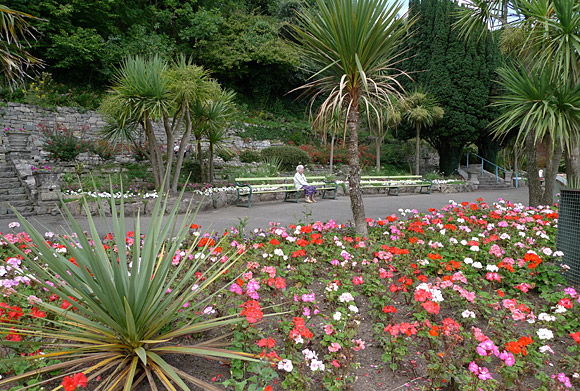 Penarth Pier, Penarth Esplanade near Cardiff, Wales UK - photos, feature and history