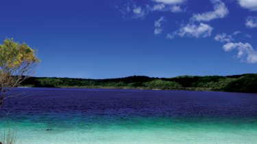 Lake McKenzie, Fraser Island.