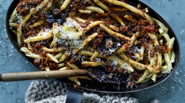 Vegetarian bolognese, no plant-based mince required.