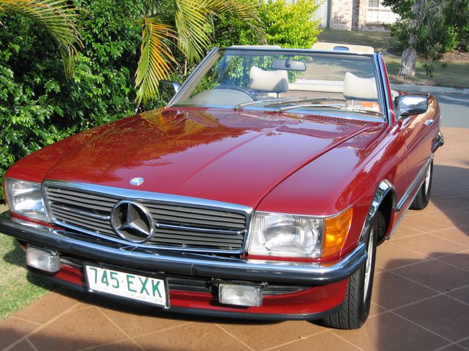 CLASSIC 1977 MERCEDES-BENZ 450 SL V8 CONVERTIBLE.