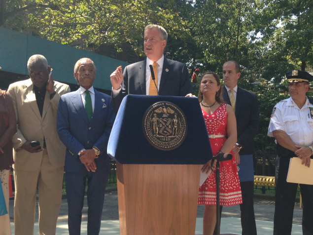 Mayor Bill de Blasio today at the Lincoln Houses in East Harlem. (Jillian Jorgensen)