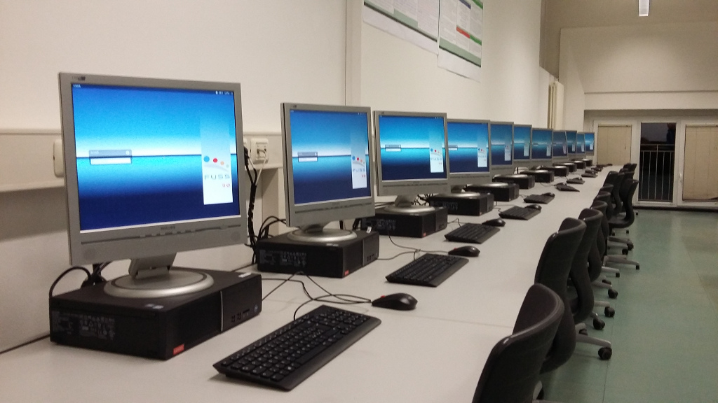 Aula informatica Liceo Toniolo