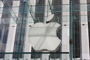 Apple store logo in the United States