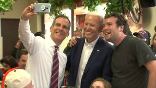 H13 joe biden takes selfie campaign trail