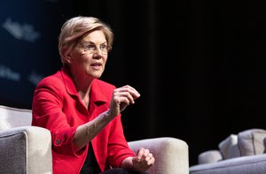 Elizabeth Warren speaking at the Heartland Forum in Storm Lake, Iowa, United States, 31 March 2019