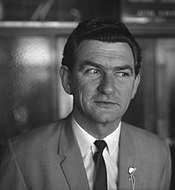 Robertus Hawke praeses consilii collegiorum munerum Australiani anno 1969 electus