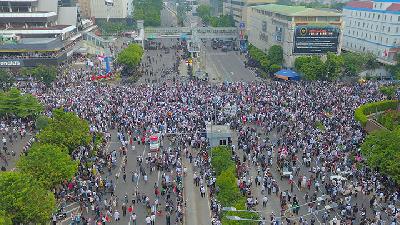 Menteri Perindustrian Airlangga Hartarto yakin iklim investasi tidak terganggu pasca demo 22 Mei yang berujung ricuh.