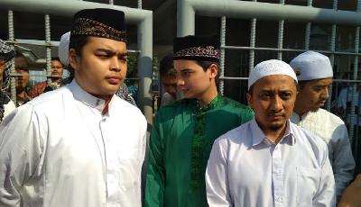  Putra Arifin Ilham: Ini Pertama Kali Imami Salat Jenazah 