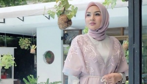 Cara Ria Miranda Mengedukasi Pemakaian Hijab Melalui Labelnya