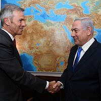 Eric Bacos, left, son of Air France pilot Michel Bacos who remained with his passengers when they were hijacked and held captive at Entebbe in 1976, meets with Prime Minister Benjamin Netanyahu in Jerusalem, May 23, 2019. (Haim Tsach/GPO)