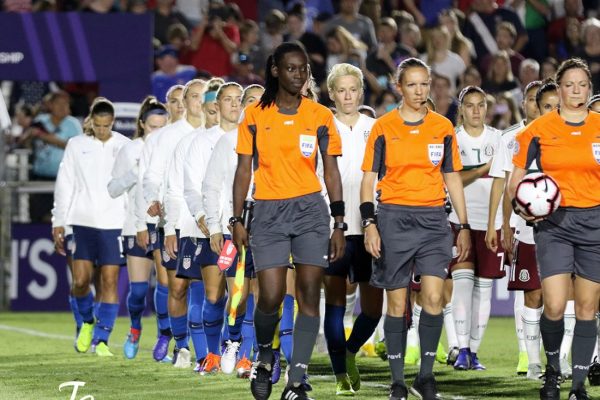 US Women’s Soccer team closes ranks for equal pay