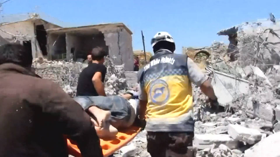 H5 syria military idlib attack civilians flee deaths refugees