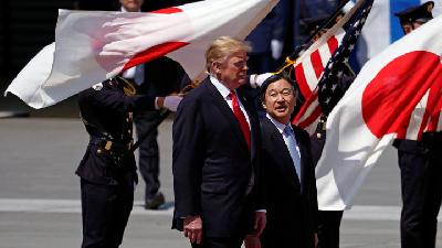 Photos: Trump Meets Japanese Emperor Naruhito on State Visit