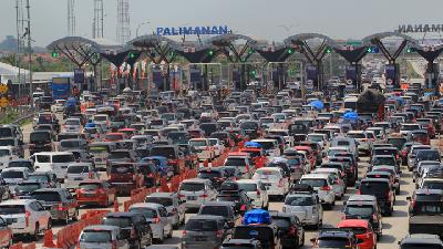 Eid Homecoming Traffic to Peak Tonight: Govt