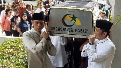 Tiba di KBRI Singapura, Ibas dan AHY Angkat Keranda Ani Yudhoyono