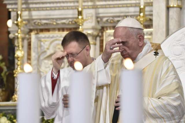 Pope Francis says Mass at Saint Joseph Cathedral in Bucharest, May 31, 2019. Credit: Vatican Media.