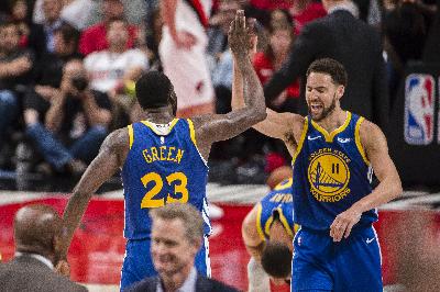 NBA: Cukur Blazers 4-0, Warriors Lolos ke Grand Final