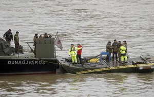 Hungarian military ship search for survivors on the River Danube in Budapest, Hungary, Thursday, May 30, 2019