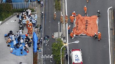 One Schoolgirl Killed, 12 Injured in Stabbing at Japan Bus Stop