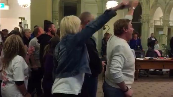 Anti-mosque protesters disrupt a City of Greater Bendigo council meeting