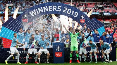 Wajah Girang Pemain Manchester City Usai Juarai Piala FA