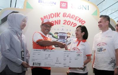 Tutup Mudik Bareng 2019, BNI Terbangkan 250 Pemudik Pulang Kampung