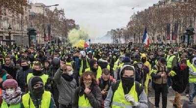 LIVE: Rompi Kuning Lanjutkan Demo di Paris usai Pemilu Eropa