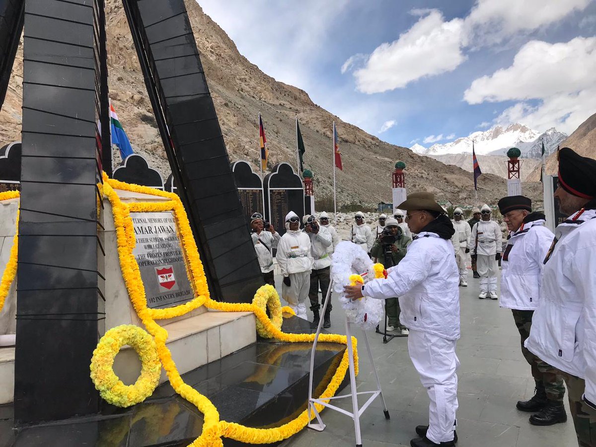 Defence Minister Shri Rajnath Singh pays tributes martyrs who sacrificed their lives while serving in Siachen.