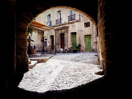 Pézenas archway