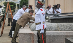 Acto político y ceremonia militar en ocasión del Aniversario 114 del fallecimiento del General Máximo Gómez, presiden General de Ejército Raúl Castro, primer Secretario del Partido Comunista de Cuba y Miguel Díaz Canel Bermúdez, Presidente de los Consejos