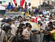 Striking miners in West Papua, Indonesia resist attack by police