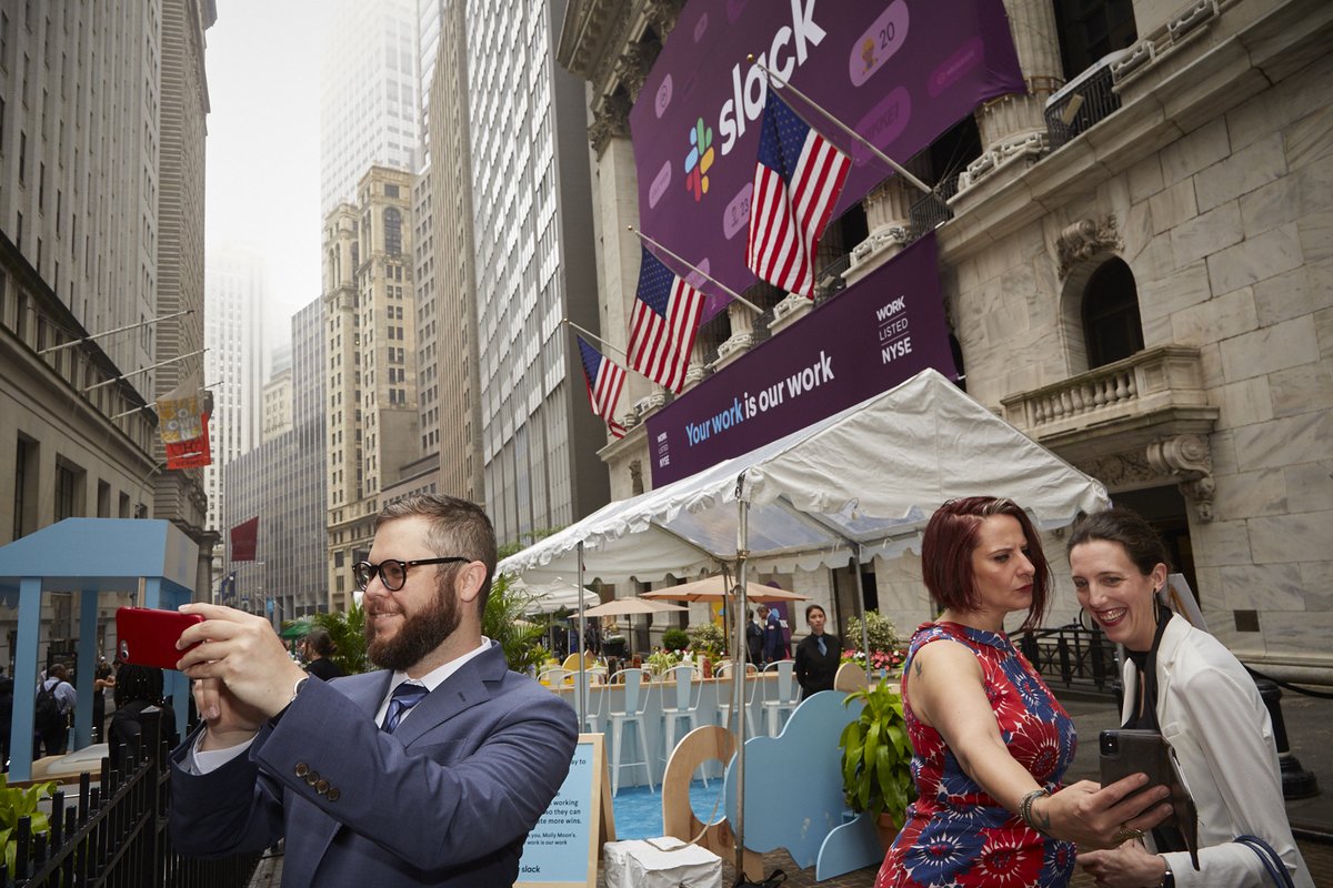 Matt Slack, a good human, and two women, all doing selfies. One of the women, right, is Ali Rayl, head of Global Customer Experience and one reason that the tweeting team at Slack are so wonderful.