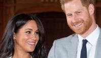 WINDSOR, ENGLAND - MAY 08: Prince Harry, Duke of Sussex and Meghan, Duchess of Sussex, pose with their newborn son during a photocall in St George's Hall at Windsor Castle on May 8, 2019 in Windsor, England. The Duchess of Sussex gave birth at 05:26 on Monday 06 May, 2019. (Photo by Dominic Lipinski - WPA Pool/Getty Images) ***BESTPIX***