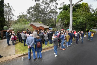 Melbourne's clearance rate rises to 70 per cent in August