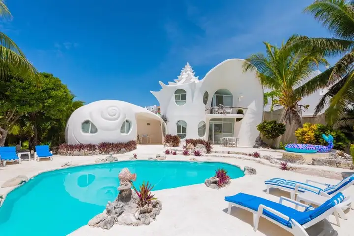 The World Famous Seashell House ~ Casa Caracol