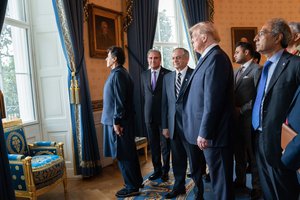 Donald J. Trump gives Prime Minister Imran Khan of the Islamic Republic of Pakistan and his delegation