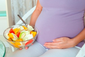 Eating and drinking during labour is safe, new study finds.