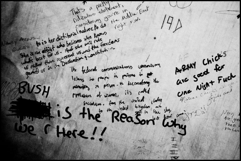 Zoriah_bush_george_g_w_president_iraq_irak_grafitti_war_conflict_latrine_bathroom_wc_toilette_07_09_08_G6Y7214