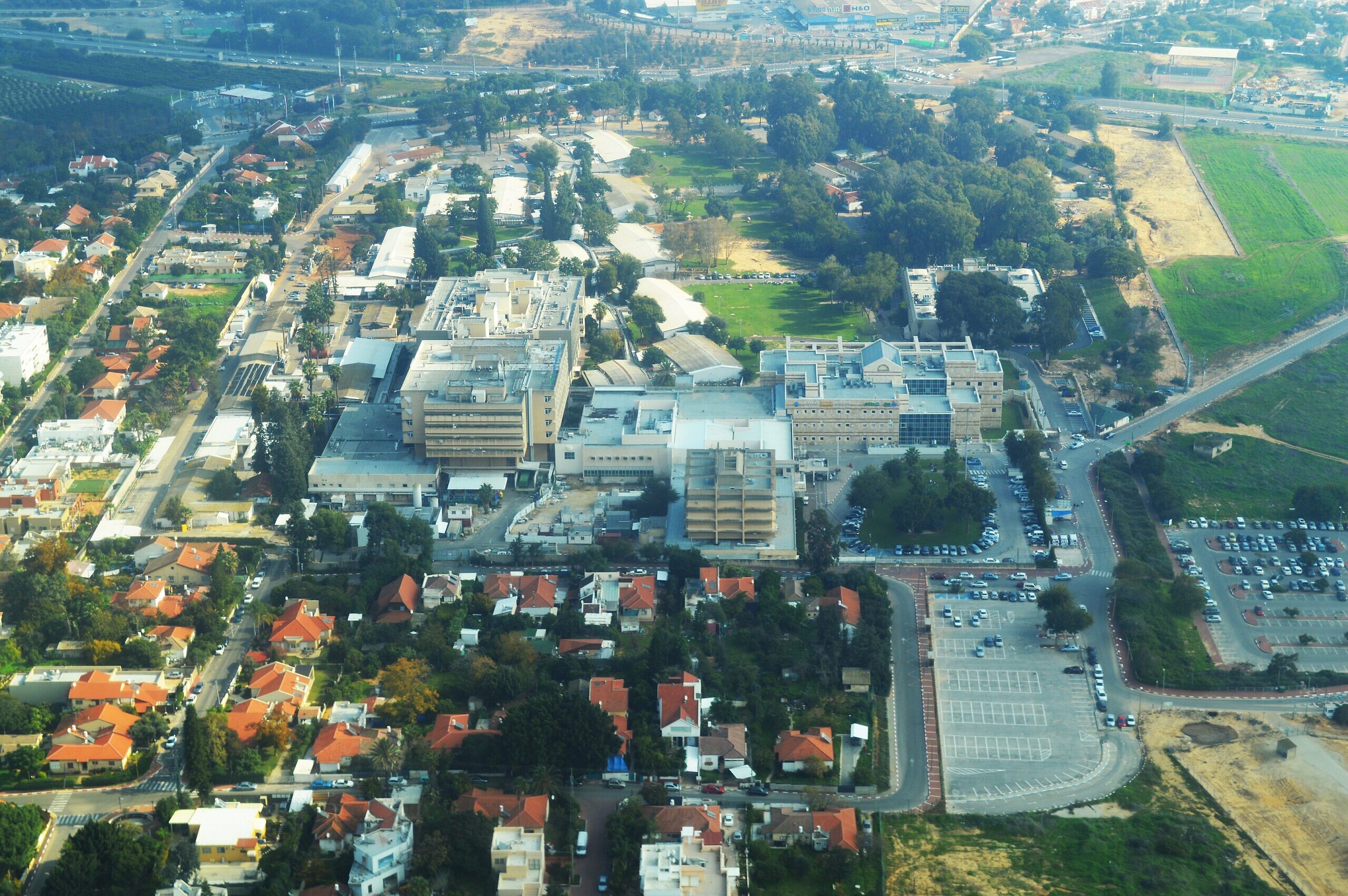 Kaplan Medical Center in Rehovot, Israel. Photo by Amos Meron/Wikimedia Commons.