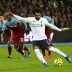 LONDON, ENGLAND - JANUARY 29:  Mohamed Salah of Liverpool scores from the penalty spot during the Premier League match between West Ham United and Liverpool FC at London Stadium on January 29, 2020 in London, United Kingdom. (Photo by Julian Finney/Getty Images)