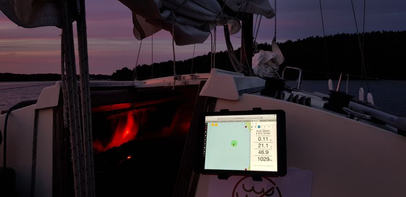 Anchor watch with Freeboard and a tablet