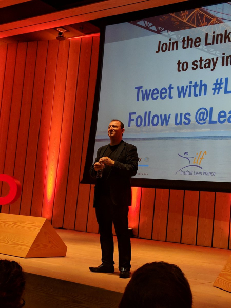 CI&T CEO Cesar Gon presents at the Lean Digital Summit in Lisbon.