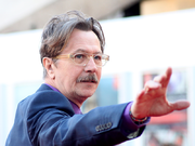 Gary Oldman at the London premiere of Tinker Tailor Soldier Spy.png