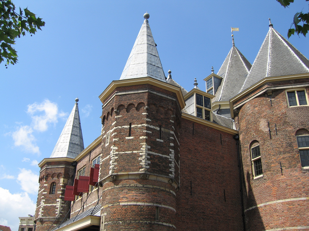 De Waag zij-aanzicht