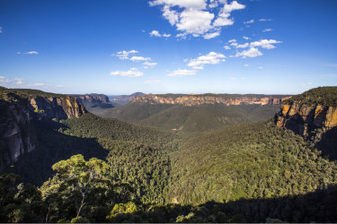 Scenic views across the Grose Valley as viewed from Govetts Leap lookout in the Blue Mountains. 