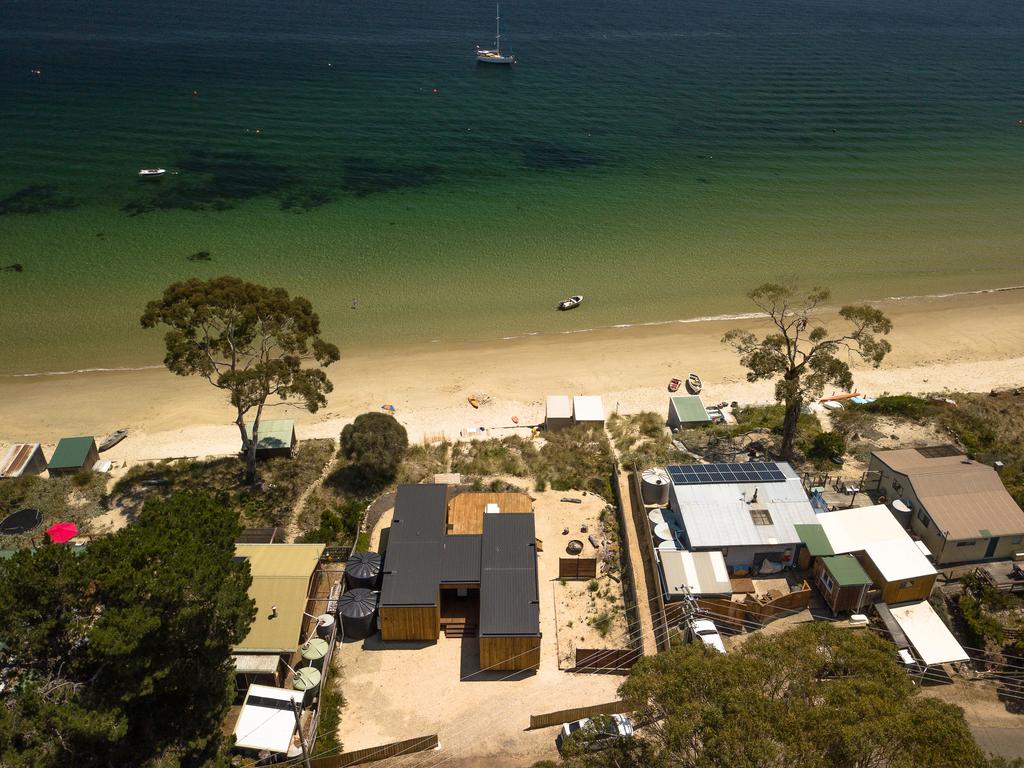 Chic and stylish modern beach home on Bruny Island