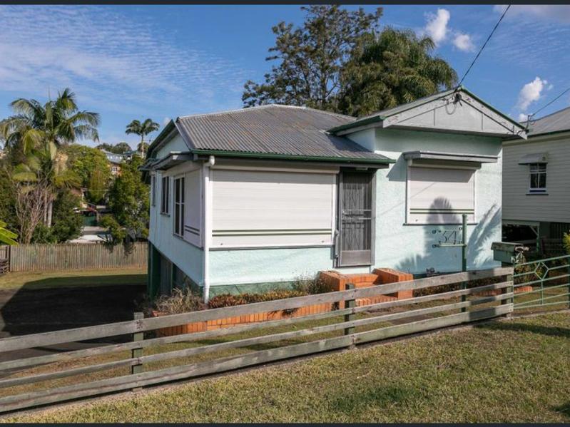 Bidders come for ‘massive bargain’ at Public Trustee auction in Auchenflower