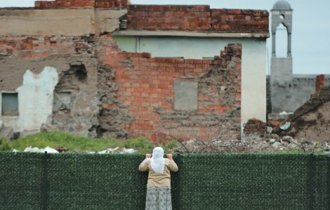 Locals are still not allowed back to their neighbourhood in Sur, ravaged by the Turkish army and PKK militants in 2015, then flattened by bulldozers. Sertac Kayar/Reuters