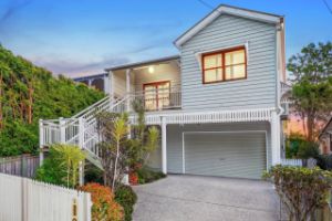 Bucking the trend: Buyer snaps up Coorparoo home for $1.05 million at auction