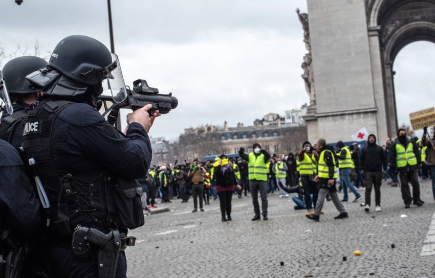 LBD contre gilets jaunes